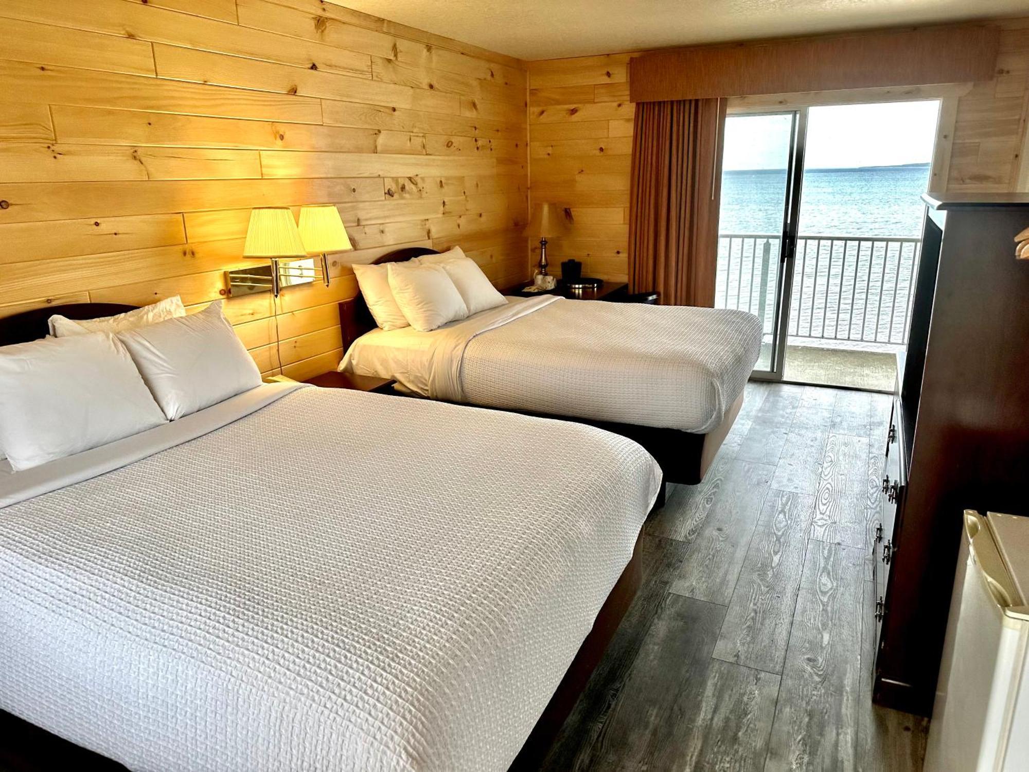 Bridgeview Motel Mackinaw City Exterior foto