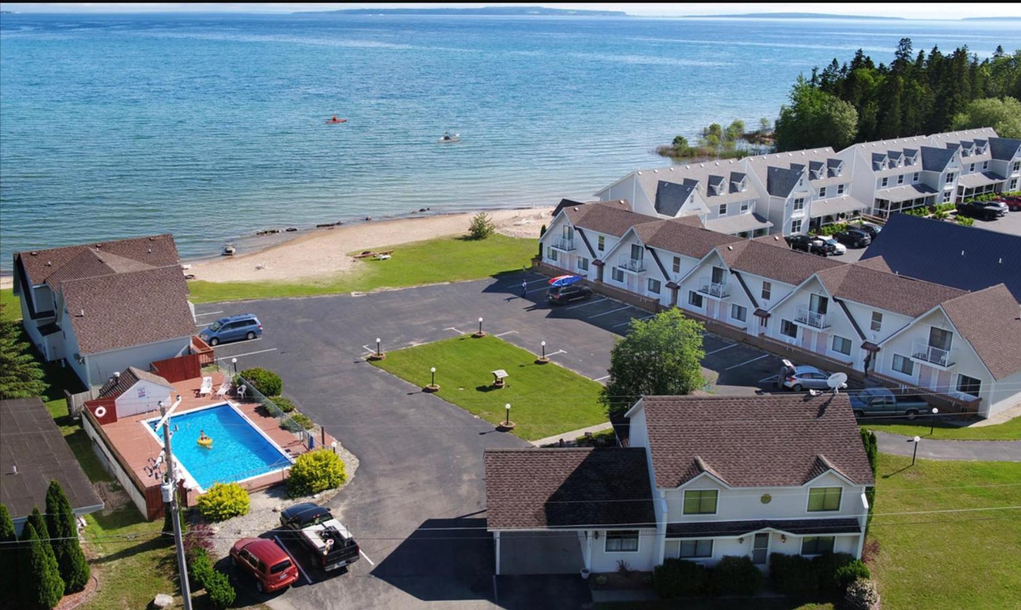 Bridgeview Motel Mackinaw City Exterior foto
